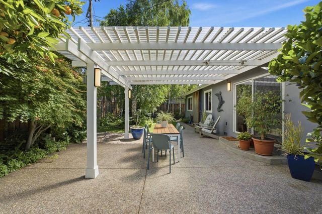 852 Peach Avenue, Sunnyvale, CA 94087