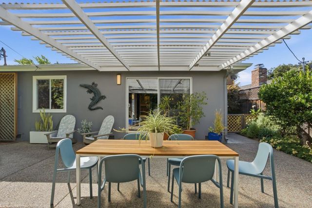 852 Peach Avenue, Sunnyvale, CA 94087