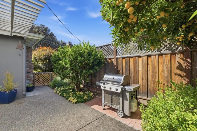 852 Peach Avenue, Sunnyvale, CA 94087