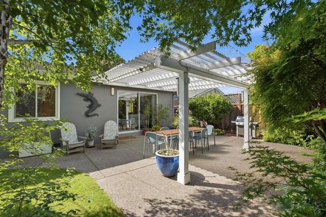 852 Peach Avenue, Sunnyvale, CA 94087