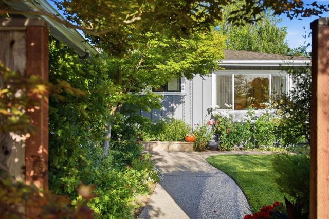 852 Peach Avenue, Sunnyvale, CA 94087