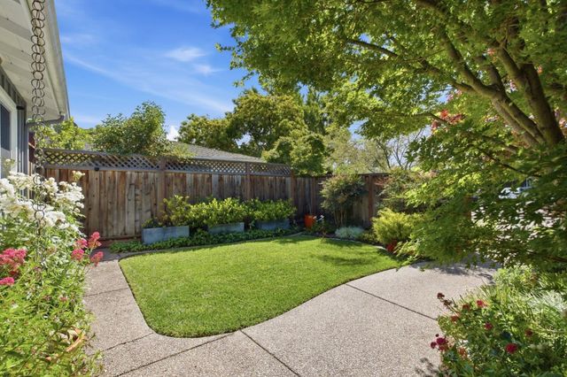 852 Peach Avenue, Sunnyvale, CA 94087