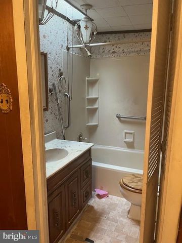 2557 E MONMOUTH ST, Philadelphia, PA 19134