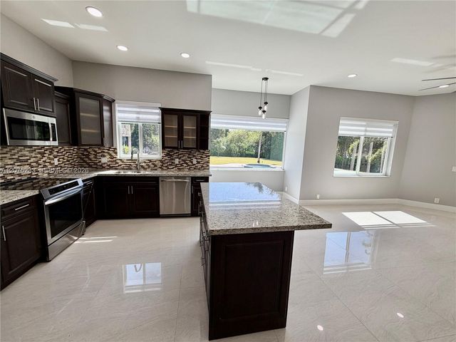 5600 SW 199th Avenue, Pembroke Pines, FL 33332