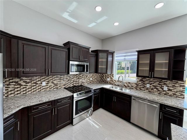 5600 SW 199th Avenue, Pembroke Pines, FL 33332