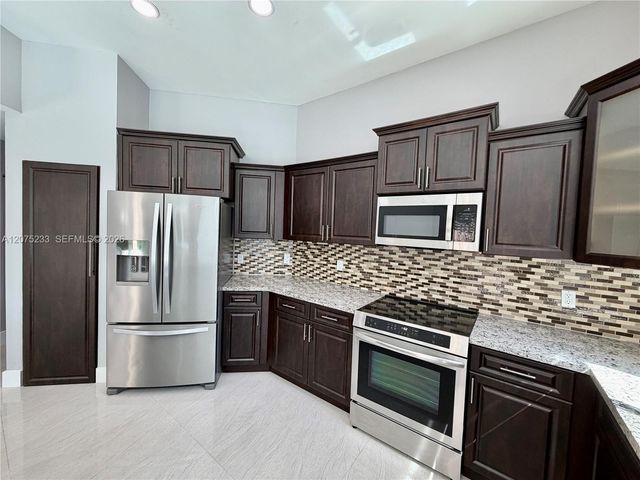 5600 SW 199th Avenue, Pembroke Pines, FL 33332