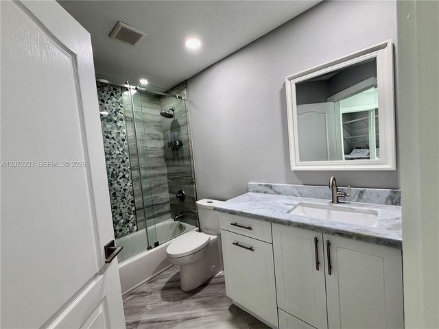 5600 SW 199th Avenue, Pembroke Pines, FL 33332