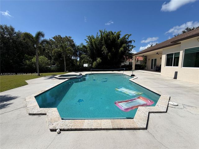 5600 SW 199th Avenue, Pembroke Pines, FL 33332