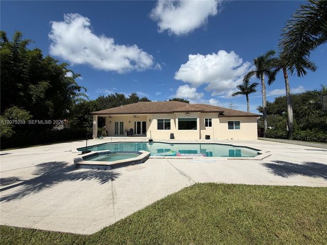 5600 SW 199th Avenue, Pembroke Pines, FL 33332