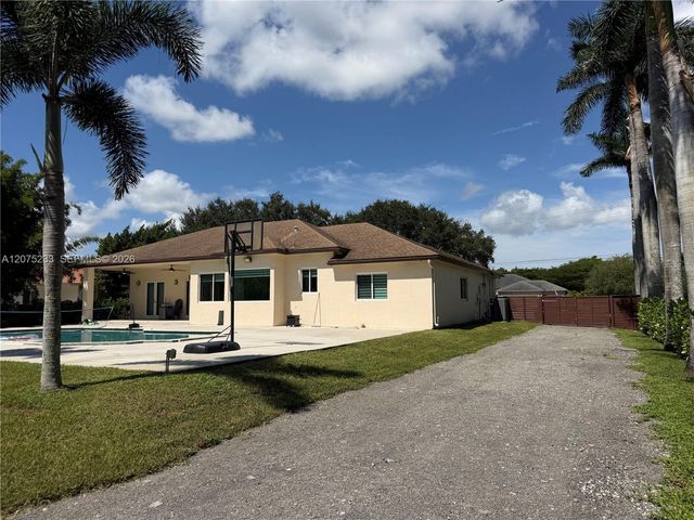 5600 SW 199th Avenue, Pembroke Pines, FL 33332