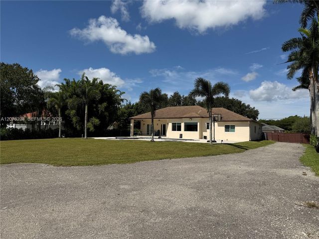 5600 SW 199th Avenue, Pembroke Pines, FL 33332