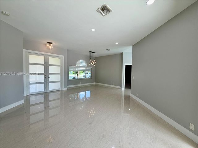 5600 SW 199th Avenue, Pembroke Pines, FL 33332
