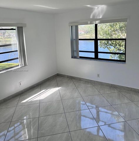 9022 NW 28th Dr 2-206, Coral Springs, FL 33065