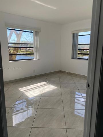 9022 NW 28th Dr 2-206, Coral Springs, FL 33065