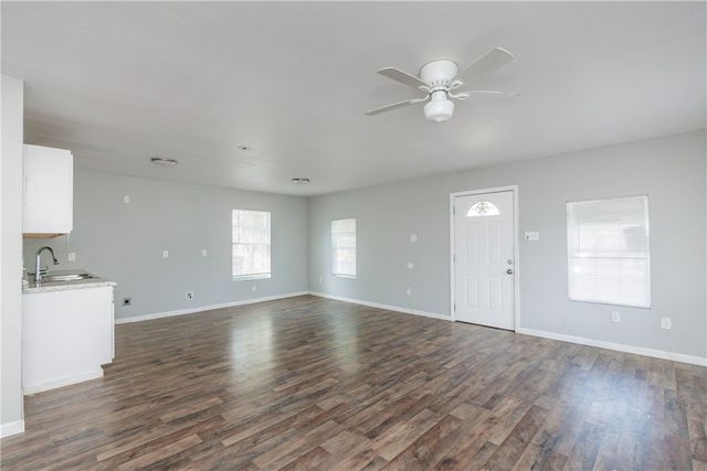 810 11th St, Corpus Christi, TX 78404