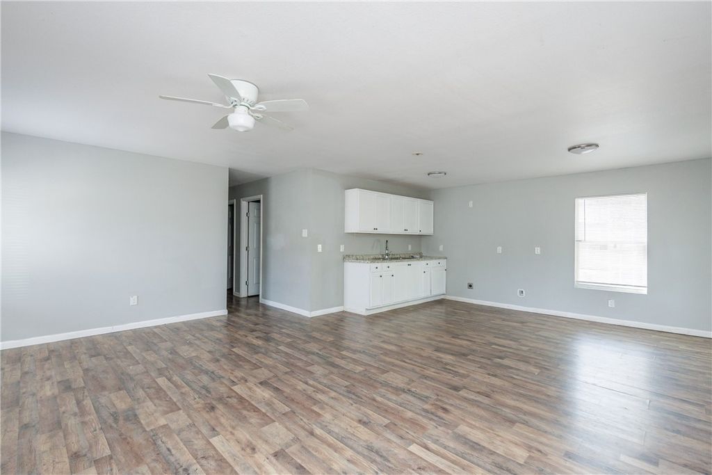 810 11th St, Corpus Christi, TX 78404 — photo 4