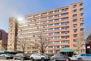 700 W Bittersweet Place 210, Chicago, IL 60613