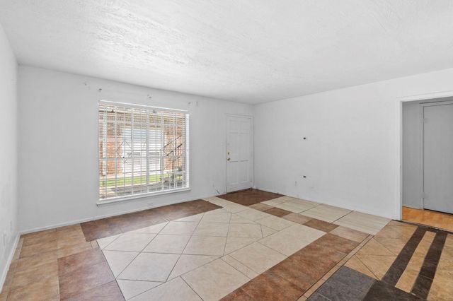6305 Westward Street 189, Houston, TX 77081