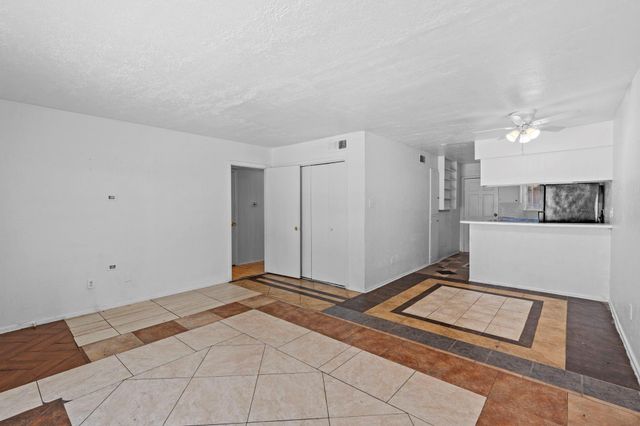 6305 Westward Street 189, Houston, TX 77081