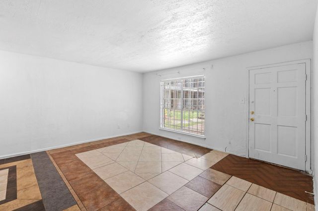 6305 Westward Street 189, Houston, TX 77081