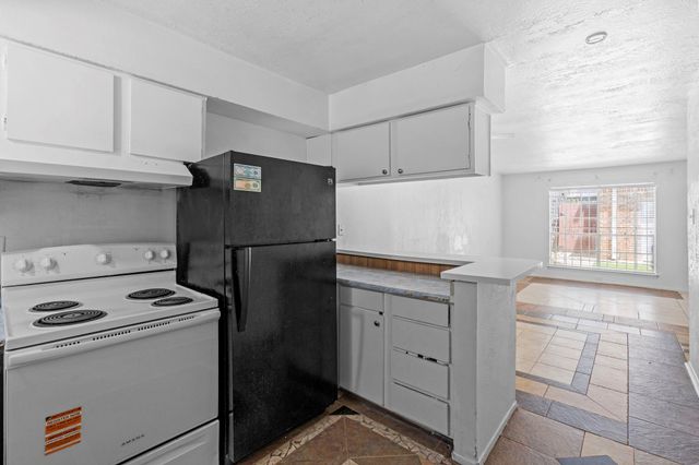 6305 Westward Street 189, Houston, TX 77081