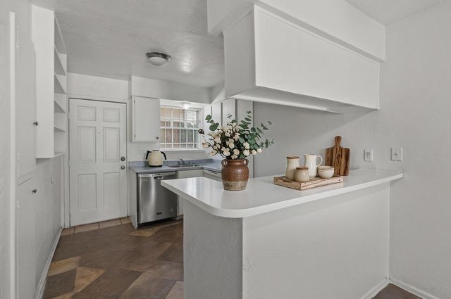 6305 Westward Street 189, Houston, TX 77081