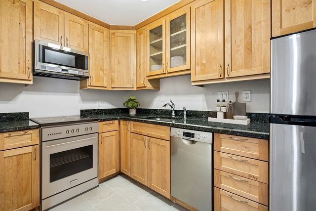 405 Commonwealth Ave 1, Boston, MA 02215