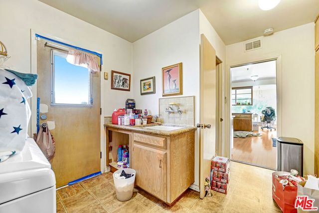 6424 Shenandoah Avenue, Los Angeles, CA 90056