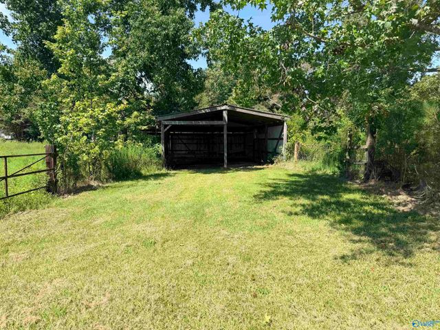 7933 County Road 170, Trinity, AL 35673