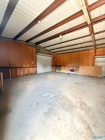 7933 County Road 170, Trinity, AL 35673
