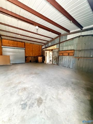 7933 County Road 170, Trinity, AL 35673