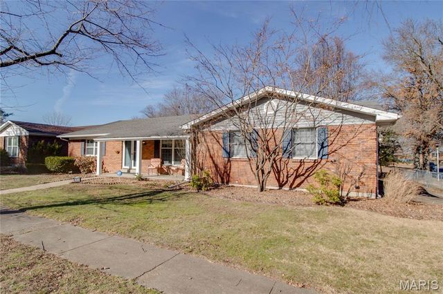 3933 Arbre Lane, Florissant, MO 63034