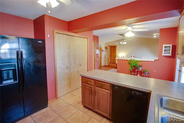 3933 Arbre Lane, Florissant, MO 63034