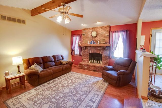 3933 Arbre Lane, Florissant, MO 63034