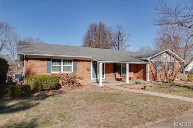 3933 Arbre Lane, Florissant, MO 63034