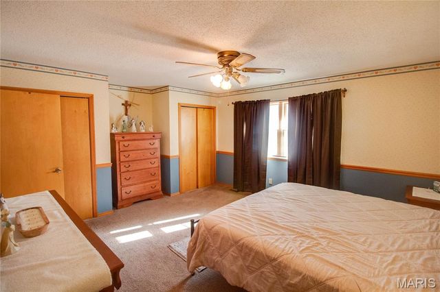 3933 Arbre Lane, Florissant, MO 63034