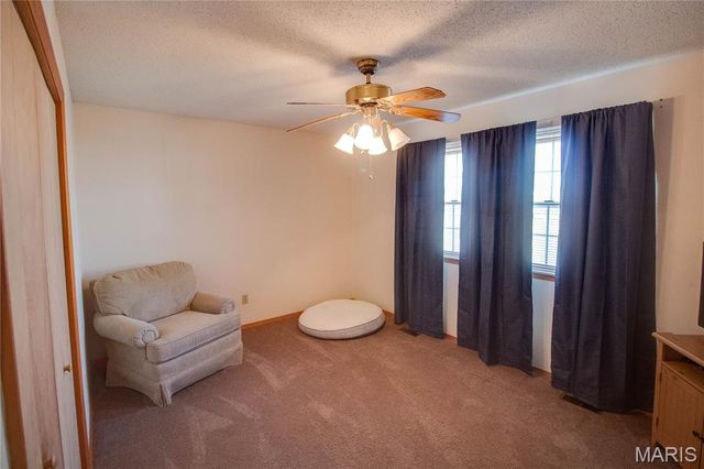 3933 Arbre Lane, Florissant, MO 63034