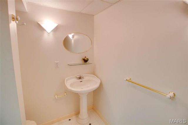 3933 Arbre Lane, Florissant, MO 63034