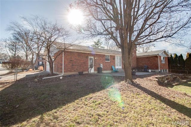 3933 Arbre Lane, Florissant, MO 63034