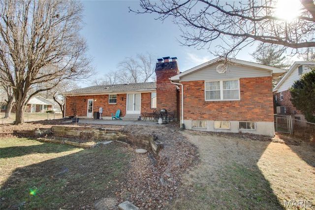 3933 Arbre Lane, Florissant, MO 63034