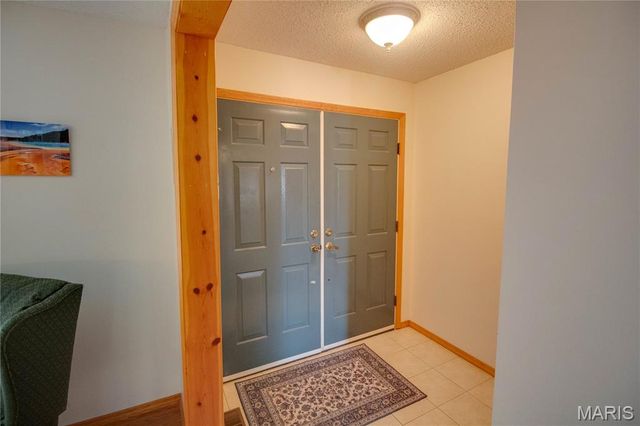 3933 Arbre Lane, Florissant, MO 63034