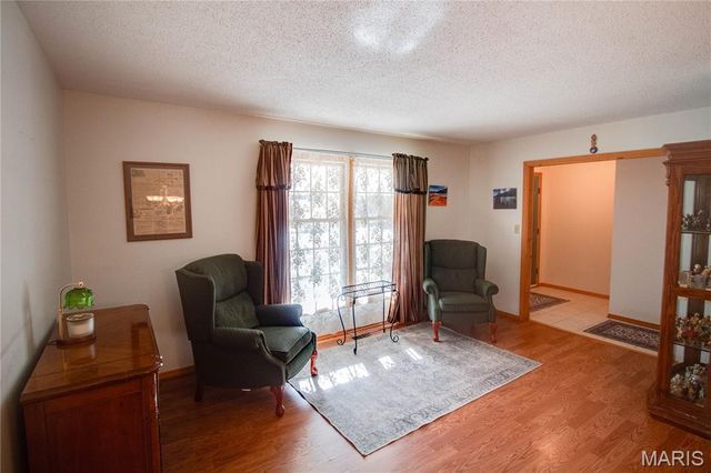 3933 Arbre Lane, Florissant, MO 63034