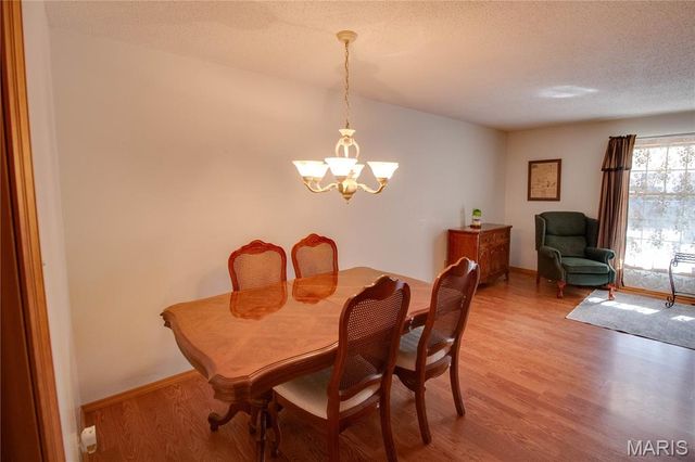 3933 Arbre Lane, Florissant, MO 63034