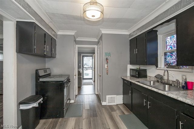 12214 Bennington Avenue, Cleveland, OH 44135