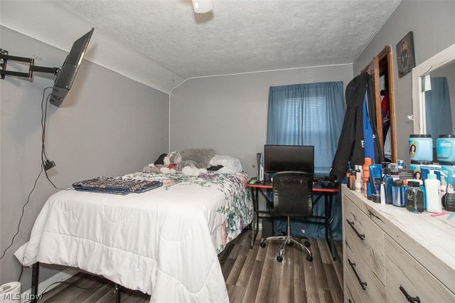 12214 Bennington Avenue, Cleveland, OH 44135