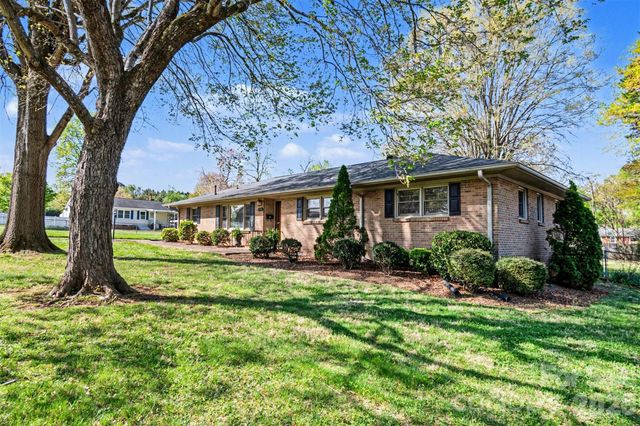 201 N Pine Street, Lowell, NC 28098