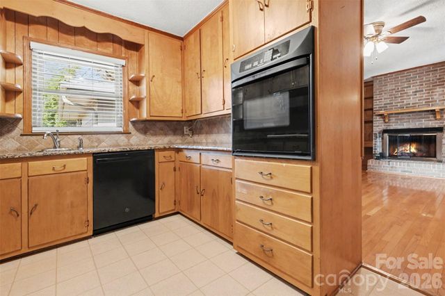 201 N Pine Street, Lowell, NC 28098