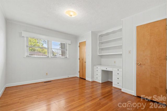 201 N Pine Street, Lowell, NC 28098