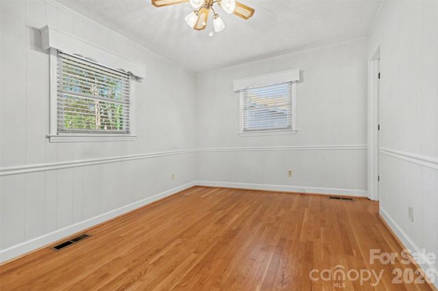 201 N Pine Street, Lowell, NC 28098