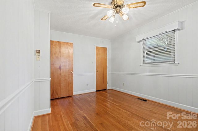 201 N Pine Street, Lowell, NC 28098